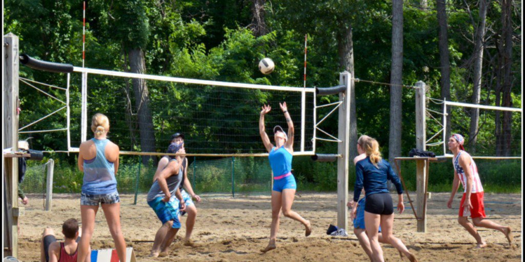 PI_Partnership's tweet image. Join us during Discover Presque Isle Days for a friendly, competitive Beach Volleyball Tournament sponsored by Smith&apos;s Hot Dogs!

To learn more and register your team, visit:  ow.ly/oIWY50uWO5B

SATURDAY JULY 27TH | BEACH 6 | 9:00AM-4:00PM
See you the beach!