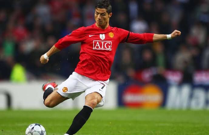 FootyHumour's tweet photo. 10 years ago, £80M got you Cristiano Ronaldo.

10 years later, £80M gets you Harry Maguire. https://t.co/zPKIuFobFZ