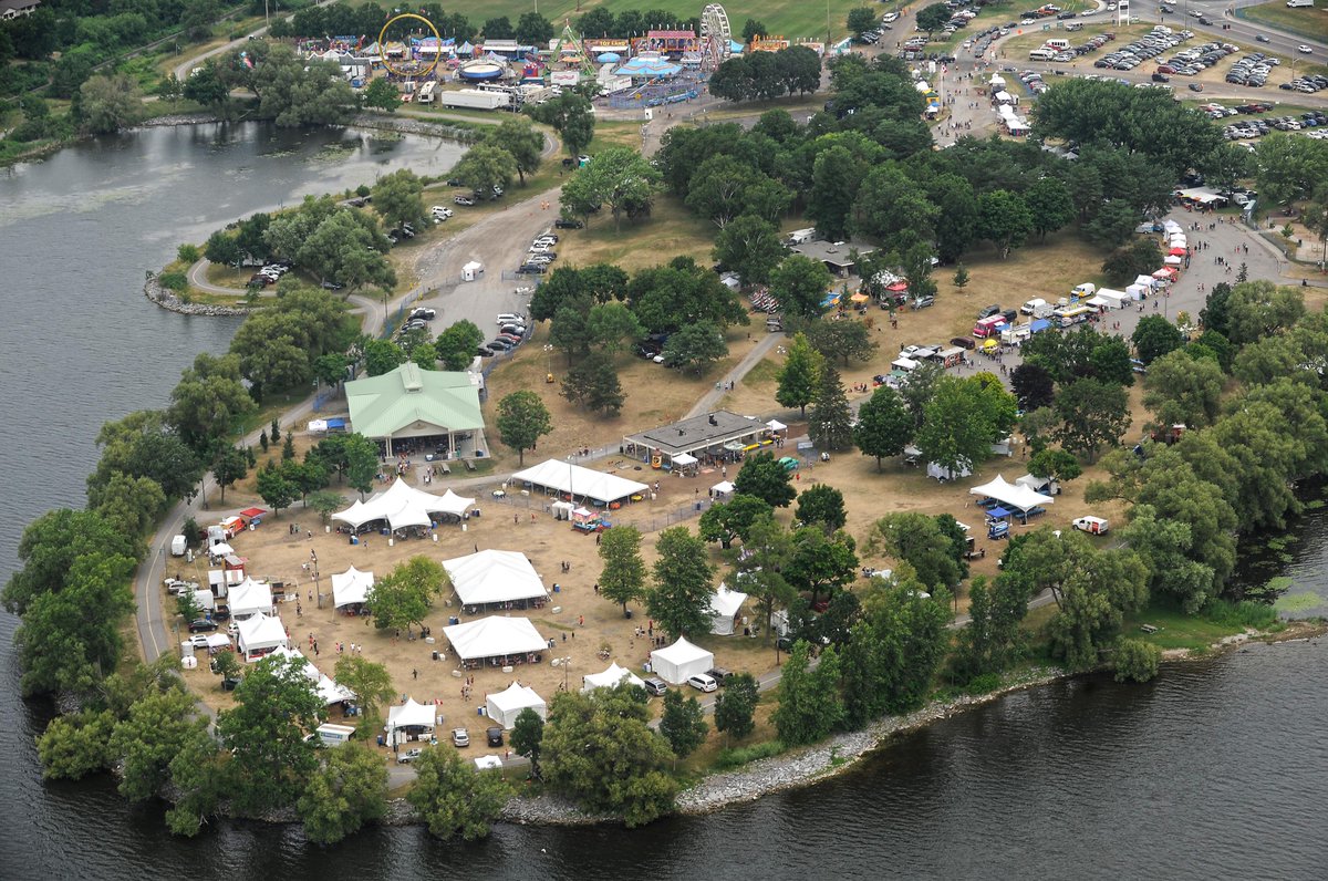 Last day of the <a href="/Blv_Waterfront/">BellevilleWaterfront</a> ! Orangeman performing, Buskers, lots in the <a href="/TimHortons/">Tim Hortons</a> Childrens Village, <a href="/fly1000islands/">1000 Islands Heli</a> helicopter rides, Midway and delicious ethnic food <a href="/BellevilleON/">City of Belleville</a> <a href="/BCC1864/">Belleville Chamber</a>