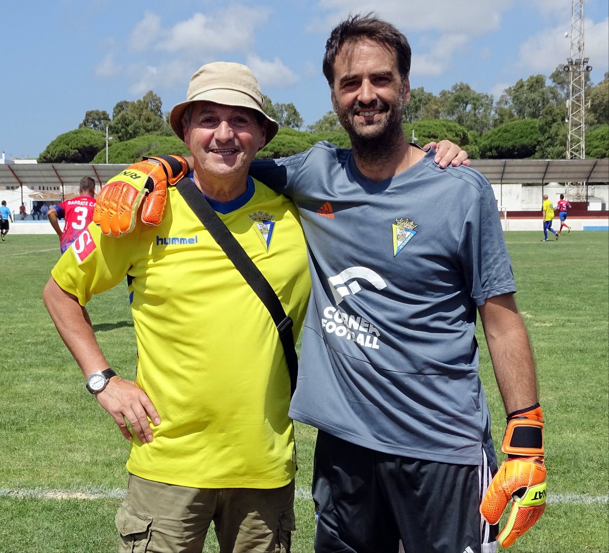 Bonito IV Trofeo del Carmen de Veteranos de Barbate.
Muy buenas fotos de José Guirola.
<a href="/veteranoscadiz/">Veteranos Cadiz CF</a> <a href="/Barbate_CF/">Barbate Club Fútbol</a> <a href="/AlgecirasCF/">Algeciras CF</a> <a href="/FEAFV/">Futbolistas FEAFV</a>