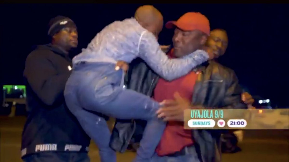 Undlunkulu_Xoli's tweet photo. @Nkanyiso_ngqulu Someone’s boyfriend 😂😭 #Uyajola99 https://t.co/6c6NdydiD0