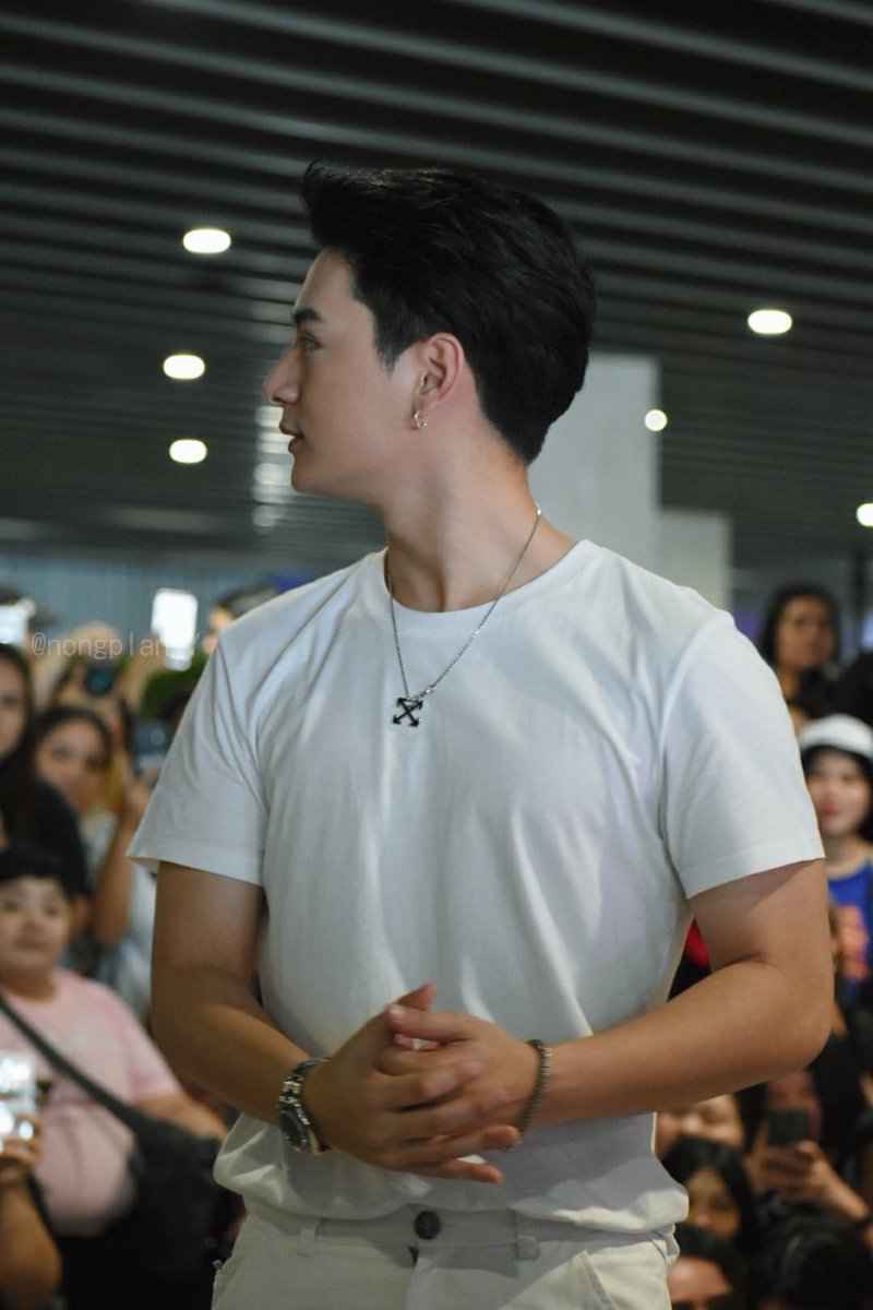 NongplangY's tweet photo. น่ารัก!!
#KristPerawat #Muangthailife
#ยยขคพ https://t.co/Xp6WWixMrp