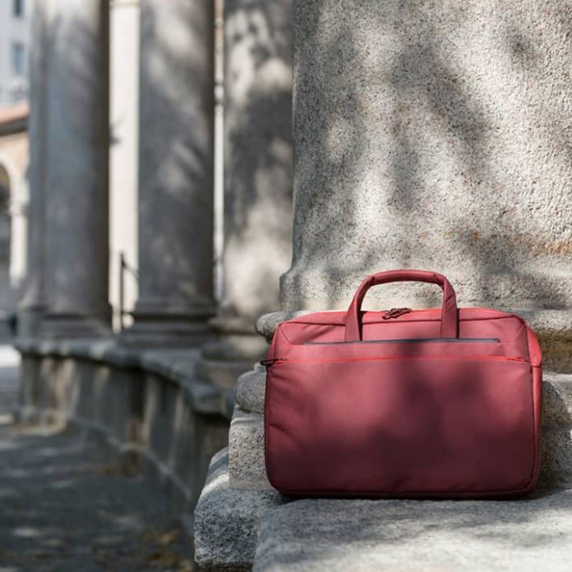 JuneFzco's tweet photo. Work out slim, the most imitated MacBook bag around the world. https://t.co/W4paFCV5Lc