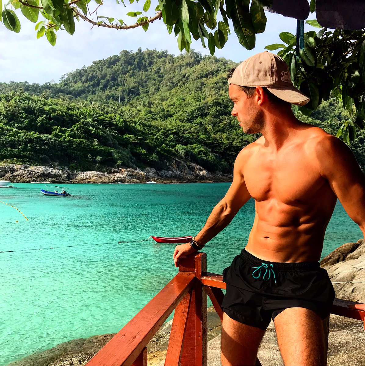 jamery1986's tweet image. Failure is simply the opportunity to begin again, this time more intelligently #quoteoftheday #rayaisland #thailand #Phuket #wanderlust #holidays #beautifuldestinations #fitness #lifestyle instagram.com/p/ByhpdWvogtd/…