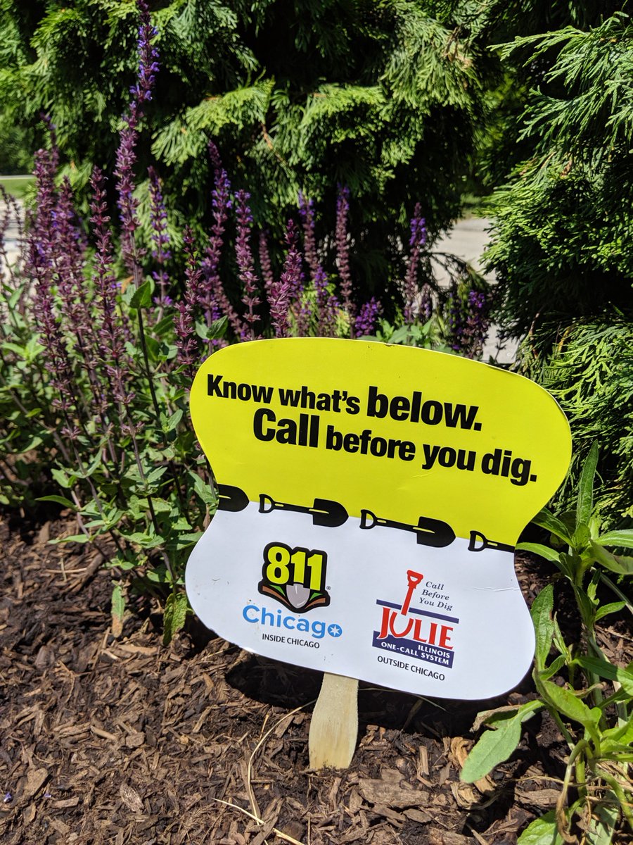 JULIE1call's tweet photo. Today's the last day of @TasteofChi.  Don't miss your chance to see us in the 811 Garden with @811Chicago @ChicagoFlower and Get Growing Foundation. Stop by to say hi and learn about safe digging. #DigSafeIllinois #Call811 https://t.co/8htSrkZIgc
