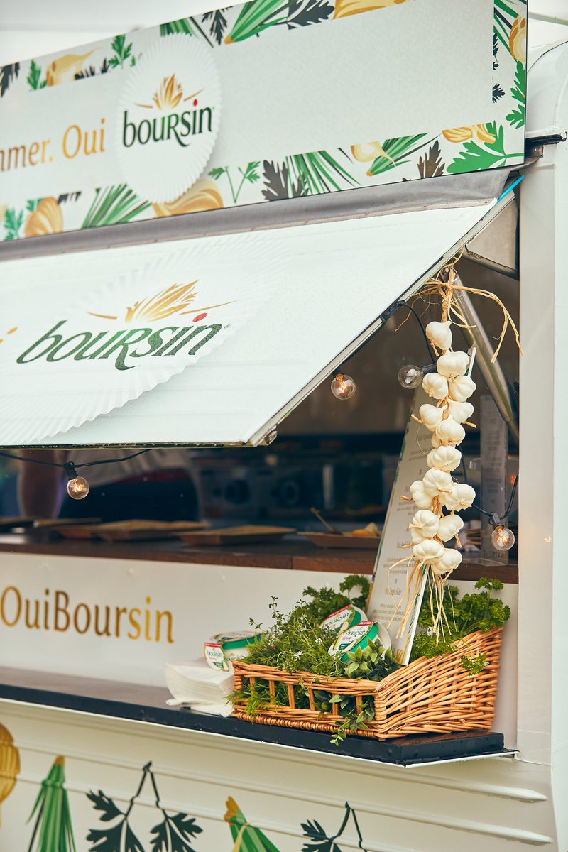 Pubinthepark_'s tweet photo. We can't get enough of @BoursinCheese samples! Pop over to their stand to discover some delicious morsels 😋🧀🧀

#pubinthepark #pitptw #pitptour #summerfun #festivalseason #wesummer #ouiboursin https://t.co/pHiyGXEIjZ