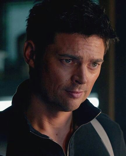 DiannaMims's tweet photo. @KarlUrban #almosthuman post because I do what I want! #KUrbees https://t.co/iPzRRg1ylP