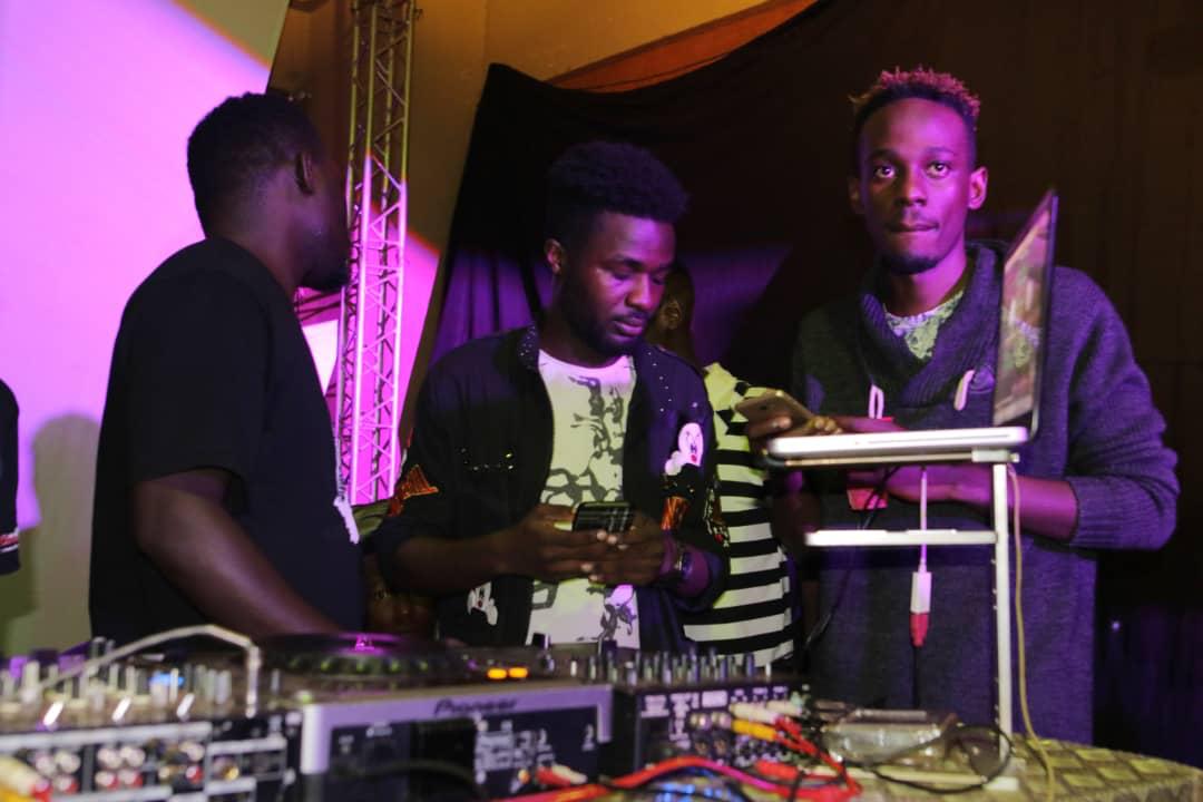 We are #topdeejayuganda with philo on this one representing