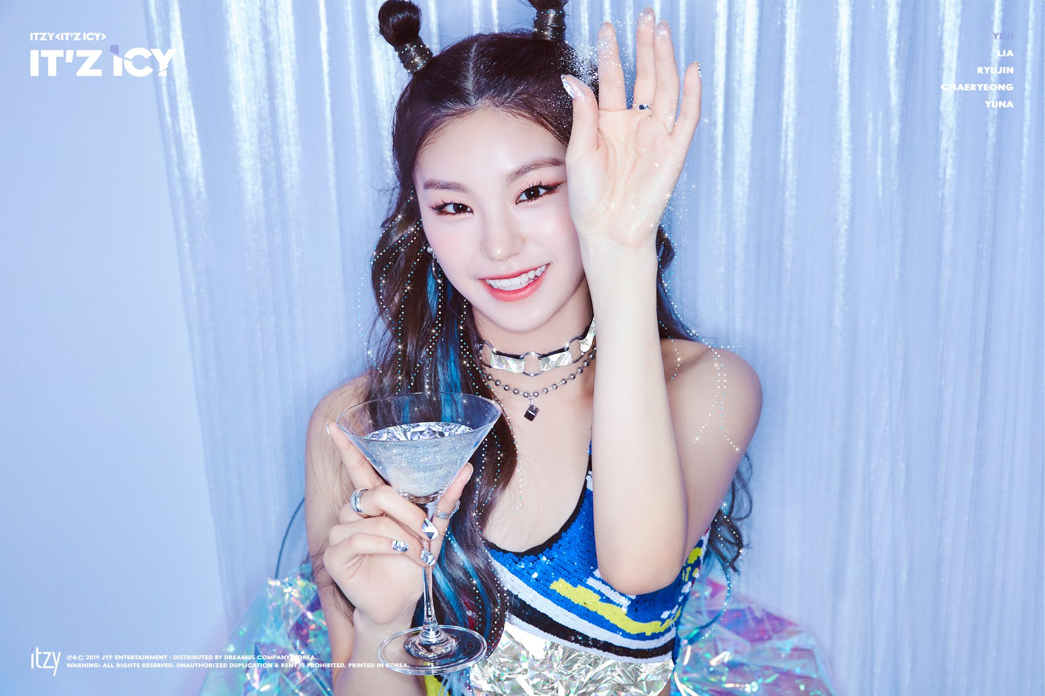 ITZY unveils teaser images for ITz ICY featuring 