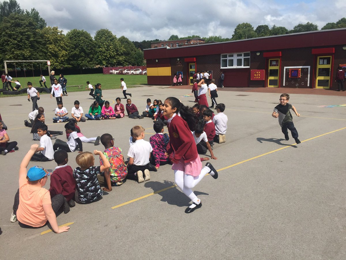 GaskellPrimary's tweet photo. You can’t beat a game of ��Duck Duck Goose’ #simplebutfun https://t.co/kvhpmUDNNN