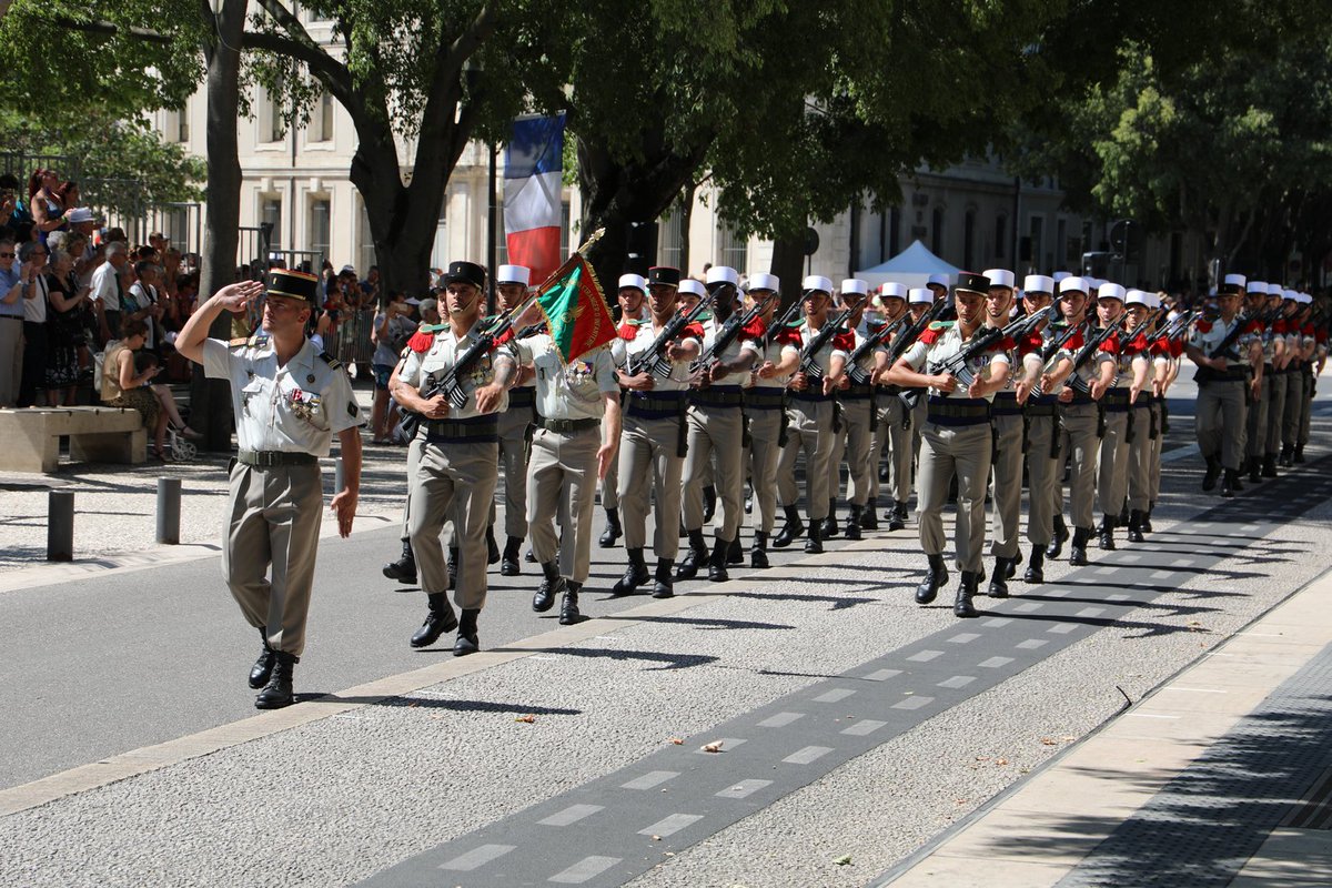 2eEtranger's tweet photo. 14 juillet 2019 🇫🇷 A l'occasion de la fête nationale, les légionnaires de la 4ème compagnie ont défilé ce matin boulevard de la Libération, en plein cœur de #Nîmes, aux côtés du #4RMAT, de la Police Municipale, des pompiers du SDIS 30 ainsi que des unités spécialisées. https://t.co/8cZQzrfzCv