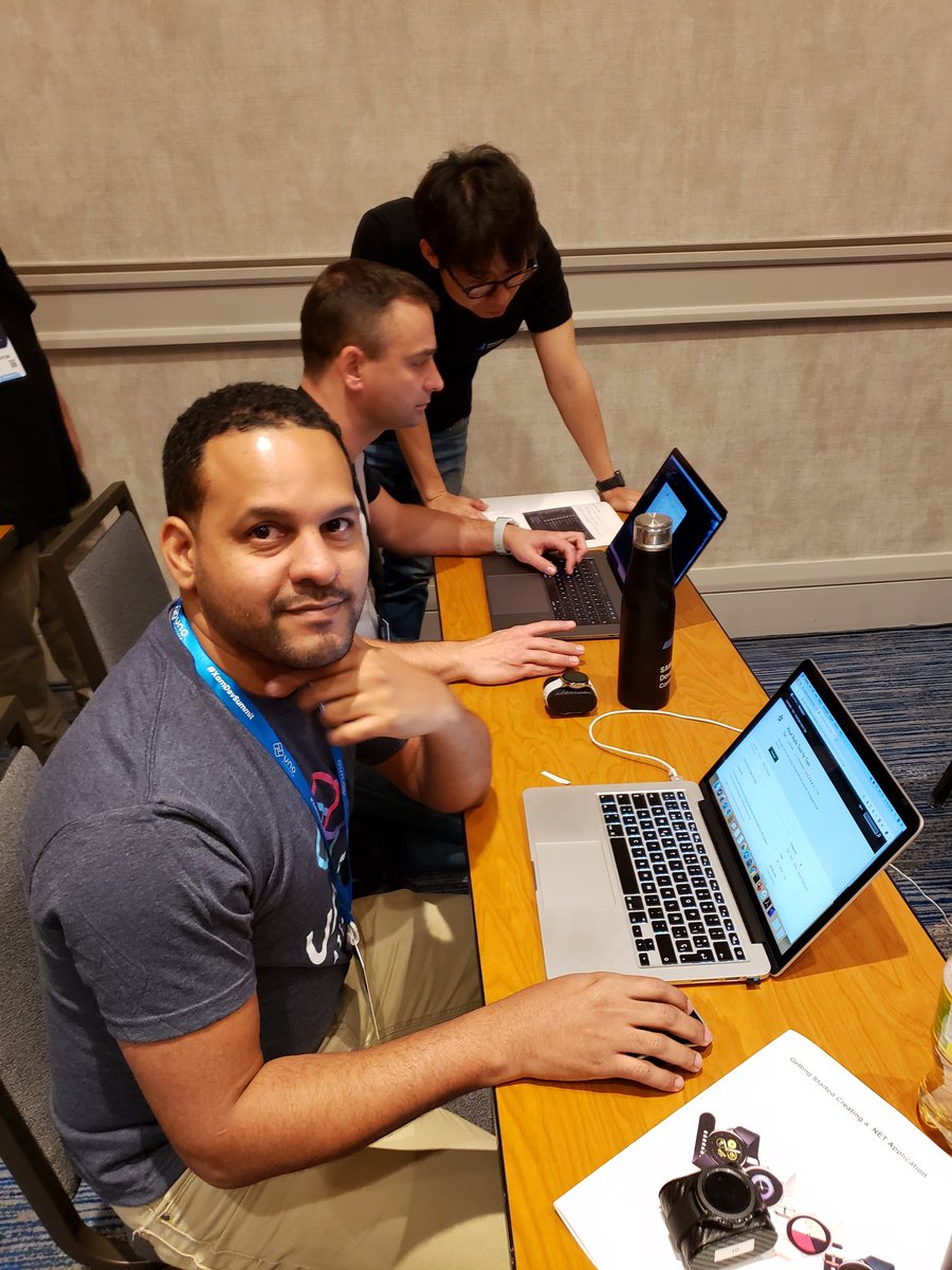samsung_dev's tweet photo. #XamarinDevSummit is a wrap🎉
A big thanks to those who joined our presentation and workshop. Inspired by your passion and can't wait to see what you build next! https://t.co/WsfaiiK5mq