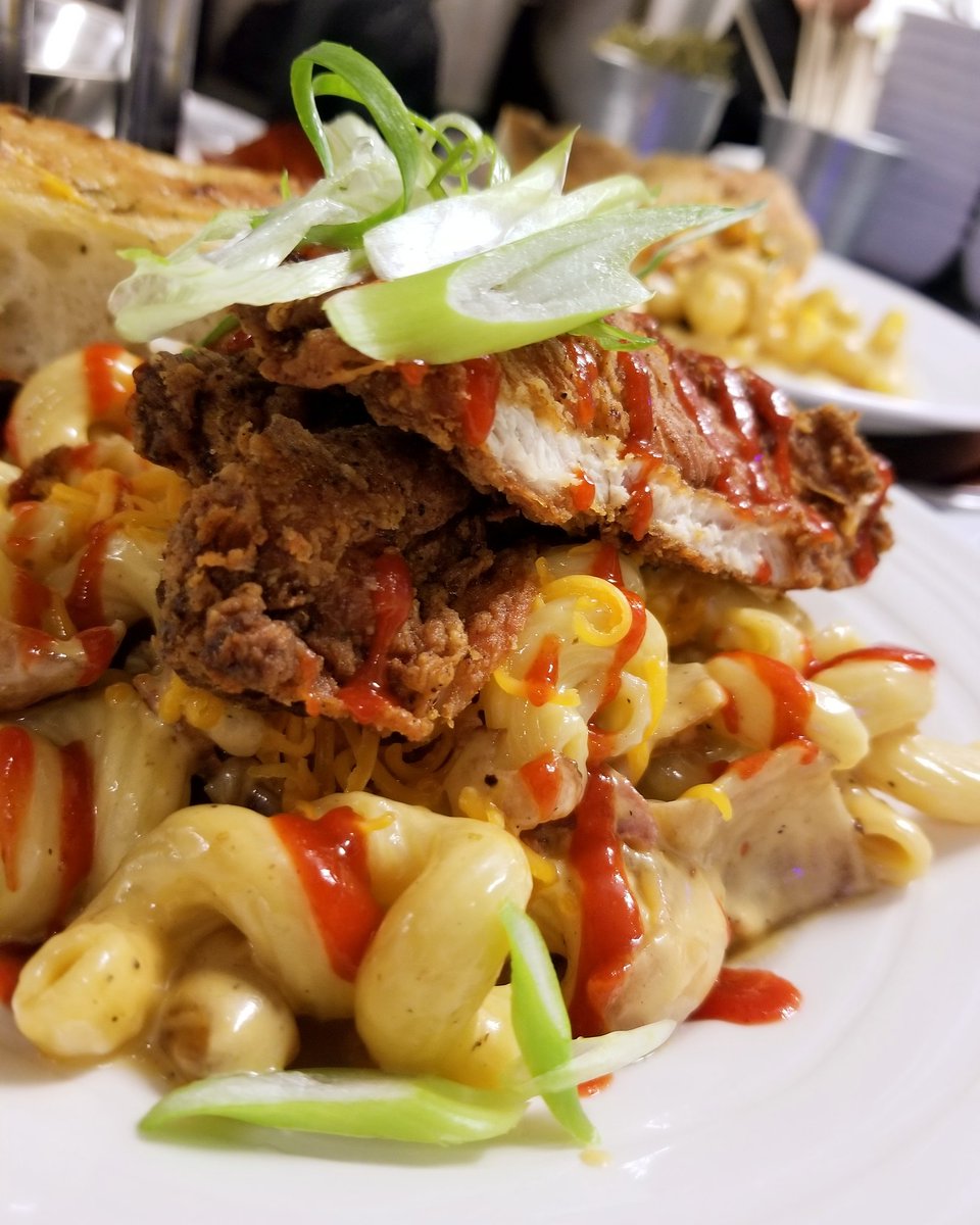 cilantro_chive's tweet photo. Today is #NationalMacNCheeseDay!
π§π§π§π§π§
Indulge with us and all of our in-house Mac n Cheese features
π§
Like our Sriracha Chicken Mac n Cheese! Crispy Fried Chicken, Bacon, Caramelized Onion, our Cheddar Cheese Sauce + Sriracha Drizzle, with Focaccia!
π§π§π§π§π§
#GetCheesy https://t.co/gW6xk17Bi0