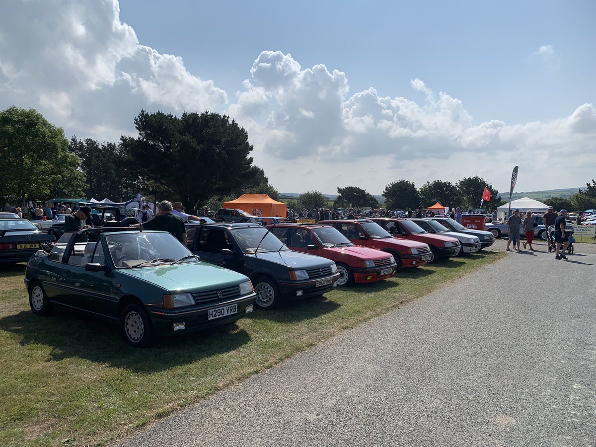 PSCUK_'s tweet photo. Great selection of cars on display by the @PSCUK_  Devon &amp; Cornwall Group at the #WadebridgeWheels show in Cornwall. Were you showing your PEUGEOT at an event this weekend? Let’s see some photos! https://t.co/ieV0ww6Y8c