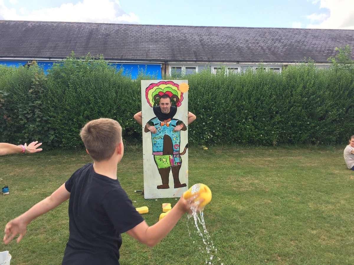 RoundhillPri's tweet photo. Thanks to everyone who turned out to support our Summer Fete. An afternoon full of cake, glitter and wet teachers! #bringonthesummer https://t.co/RlQ67QCNcj
