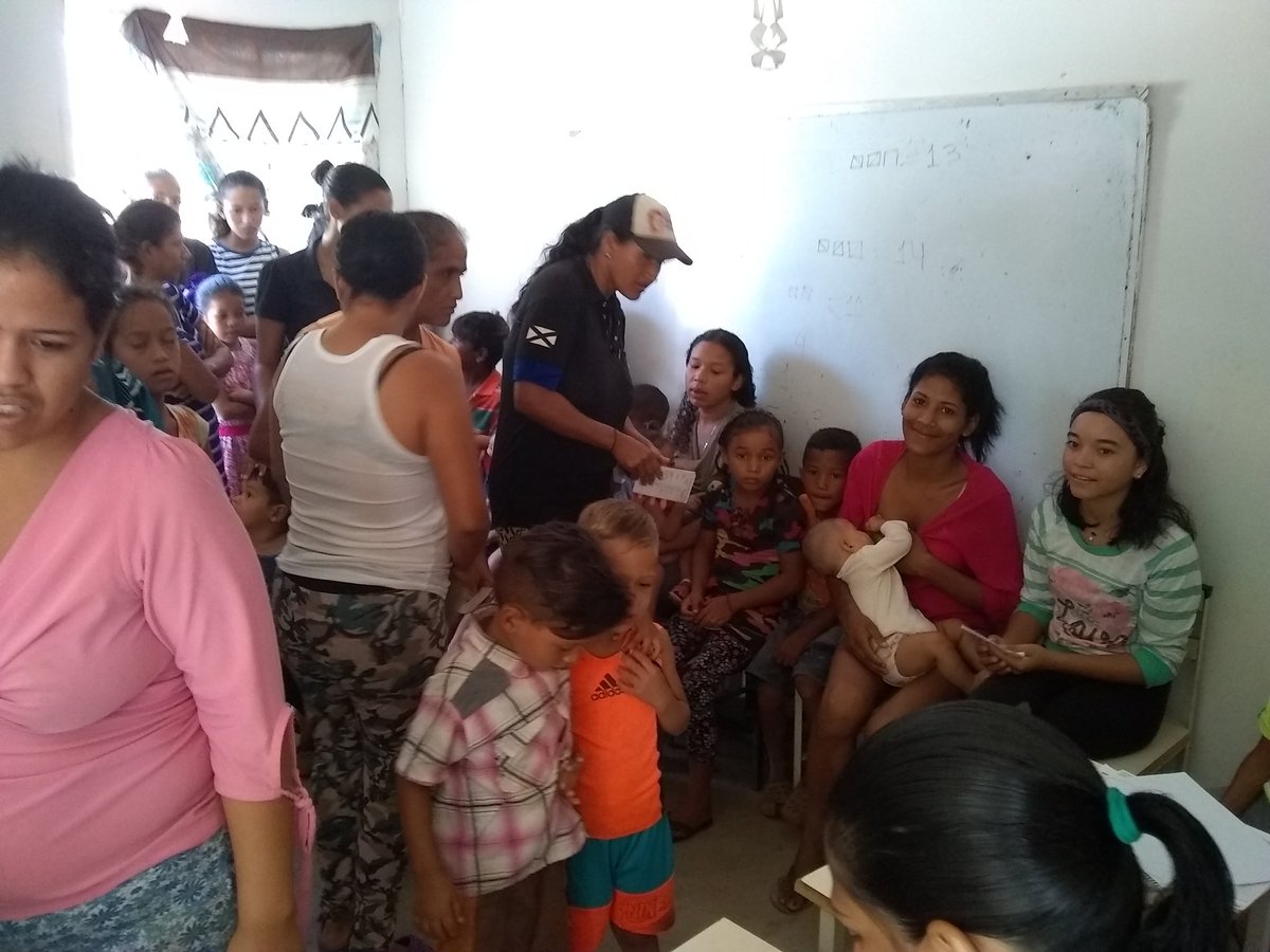 ISP Bolívar (@isp_bolivar) on Twitter photo #14Jul En la base de la misiones El Porvenir Las Amazonas, UD 337 dieron inicio en el municipio Caroní, estado Bolívar al plan de vacunación Antipoliomielitis. 1/5 <a href="/MPPSalud/">MPPS</a> <a href="/AlvaradoC_MPPS/">Carlos Humberto Alvarado González</a> <a href="/JustoNogueraP/">Justo Noguera Pietri</a> <a href="/Prensa_GoBol/">Prensa Oficial Edo. Bolívar</a> <a href="/Distritocaroni2/">ISP- BOLIVAR- Distrito Sanitario-II-CARONI</a> <a href="/NicolasMaduro/">Nicolás Maduro</a> #trabajopazyproducción #14Jul En la base de la misiones El Porvenir Las Amazonas, UD 337 dieron inicio en el municipio Caroní, estado Bolívar al plan de vacunación Antipoliomielitis. 1/5 <a href="/MPPSalud/">MPPS</a> <a href="/AlvaradoC_MPPS/">Carlos Humberto Alvarado González</a> <a href="/JustoNogueraP/">Justo Noguera Pietri</a> <a href="/Prensa_GoBol/">Prensa Oficial Edo. Bolívar</a> <a href="/Distritocaroni2/">ISP- BOLIVAR- Distrito Sanitario-II-CARONI</a> <a href="/NicolasMaduro/">Nicolás Maduro</a> #trabajopazyproducción