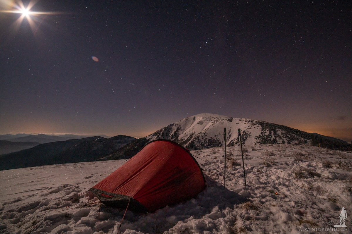AdventureMilo's tweet photo. Was reminded by an open window this morning I should really be enjoying the warm weather before we fall into winter 😬. 2 years ago I was just starting to explore the Carpathian Mountains and dug up a couple photos from an incredible night.

@Hilleberg @ClothingArts https://t.co/ro1G19uqrN