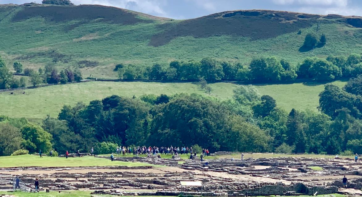 Wonderful, green shot of Vindolanda in the sunshine. Visit on the AD122 bus and enjoy the free guided tours that are offered here. <a href="/gonortheast/">Go North East</a> <a href="/VindolandaTrust/">Vindolanda Trust</a> ow.ly/y3bn50uYEoi #VisitNorthumberland