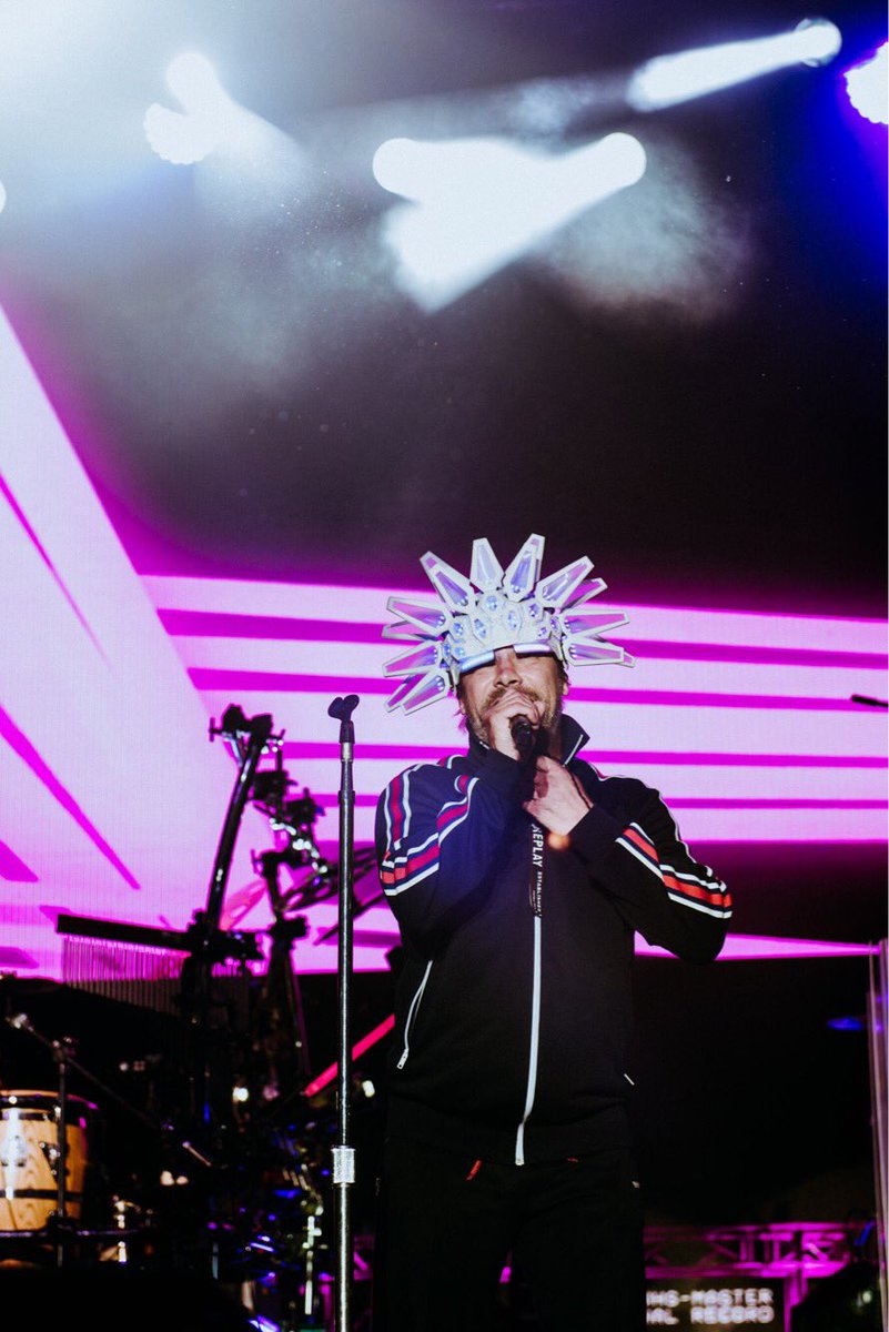 JamiroquaiHQ's tweet photo. Highlights from @ONBlackheath in London 🇬🇧 July 13th 2019. 

📸: Sarah Koury, Lewis Evans, Matt Eachus

https://t.co/oqe5NKpNs5 

#ONBLACKHEATH https://t.co/kDLVEGSK48