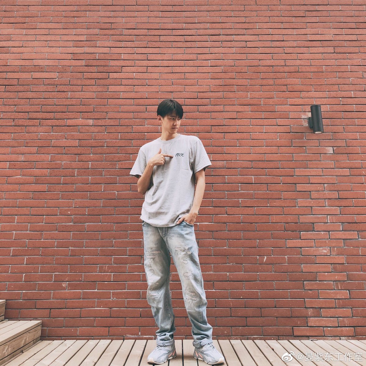 Yzd_Internation's tweet photo. 2019 0712 09:13
晏紫东 别为无谓的小困扰烦恼,记得每天都要微笑鸭,早安!
cr weibo:@晏紫东工作室 @yanzidongstudio
#yanzidong
#晏紫东
#yanzidongstudio
#晏紫东工作室
#YIFC
#晏紫东国际粉丝站 https://t.co/DV6hb887KL