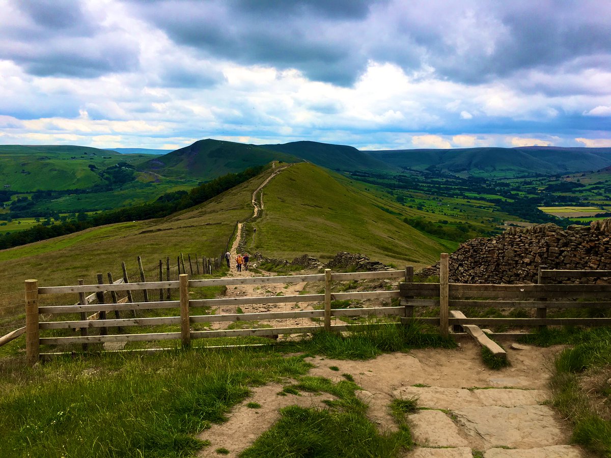 PeakStiles's tweet photo. Some lovely stiles today on the route from Hope to Edale along the Great Ridge #PeakStile #PeakStiles https://t.co/s974k1roAA