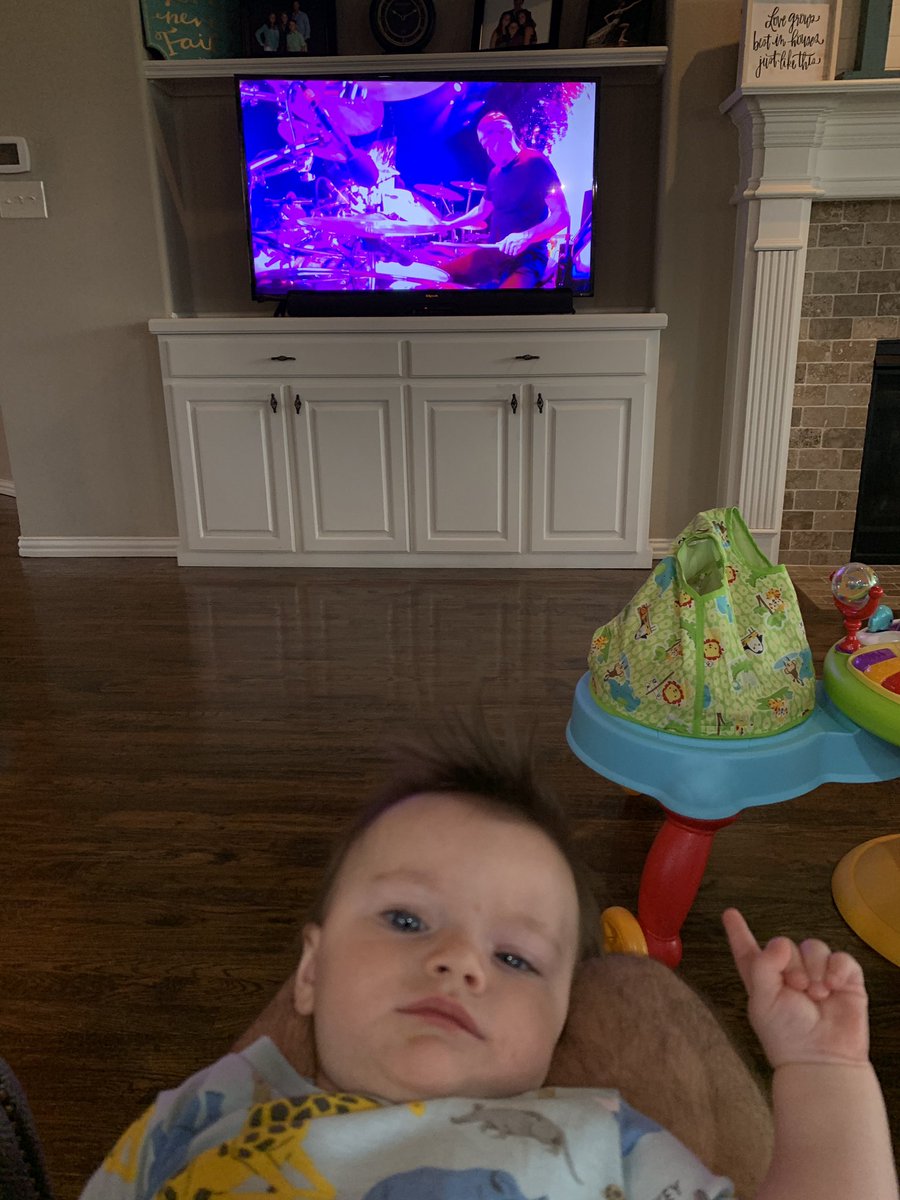 tracejohannesen's tweet image. Future @311 #excitableones watching last nights live feed. @YoureA311FanIf