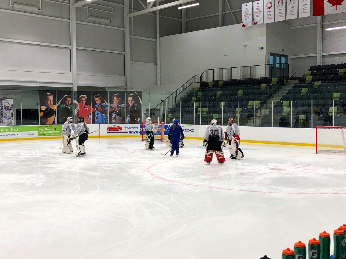 Three games slated for the last day of Female Summer Camps!

11:15am - Blue vs. White
1:30pm - Black vs Gold
4:00pm - Blue vs. Gold (U16)

U18 ROSTERS: bit.ly/2Le6qM3
U16 ROSTERS: bit.ly/2J91bde

#AlbertaBuilt | #TeamAlberta