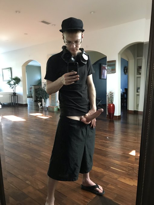 Been a while since I posted a picture like this 😅 https://t.co/J4inCHiwTG