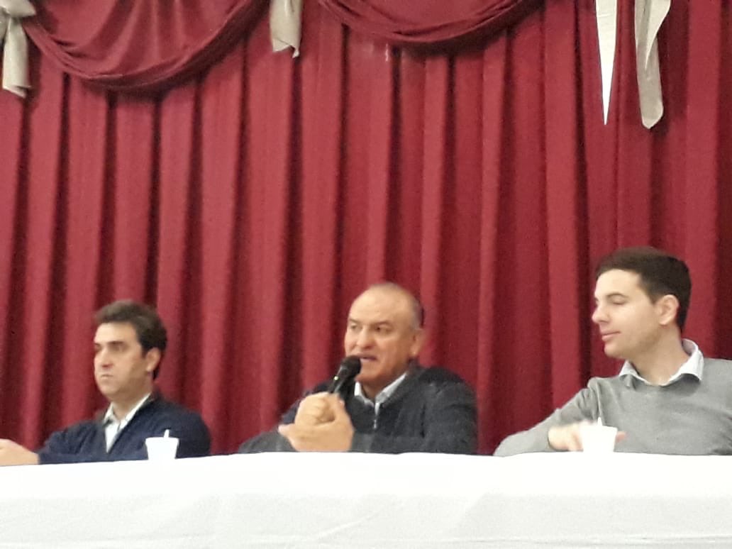 juancjuarez11's tweet photo. Luján Gracias #FundacionConciencia y #AldanaAcuña por la invitación a dialogar con los #Jóvenes que #votan por primera vez. Participamos varios #Candidatos https://t.co/HdZmqu585r