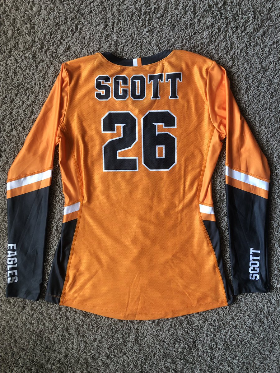 shseaglesvball's tweet photo. New libero uni’s! #blueandorange #contrastingcolors #freeartlesson #tennesseeorange https://t.co/yumUuXRMc4