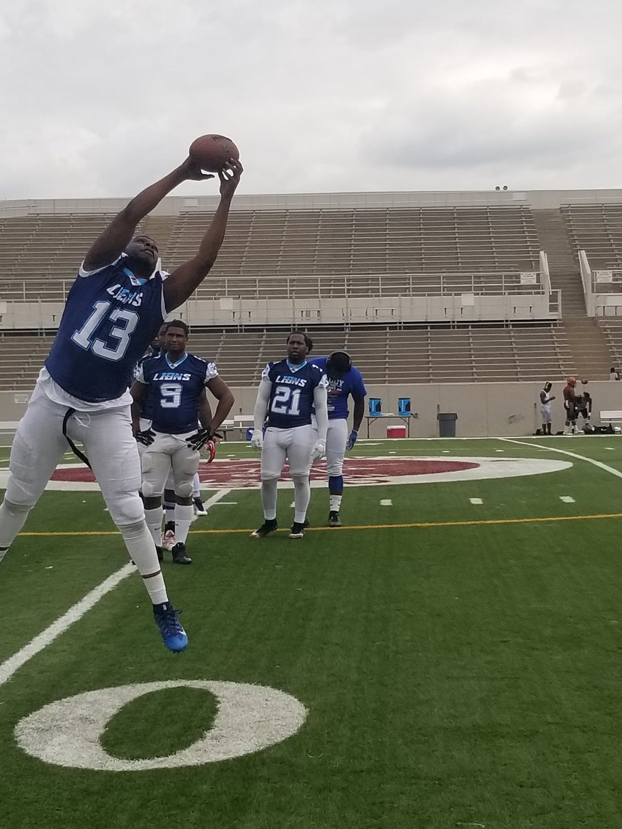 LionsHouston's tweet photo. Some warmup shots of the defense from yesterday! Against the Texas Spartans #HoustonLionsFootball 🤟🏾🦁 https://t.co/2ZPW5AXGpa