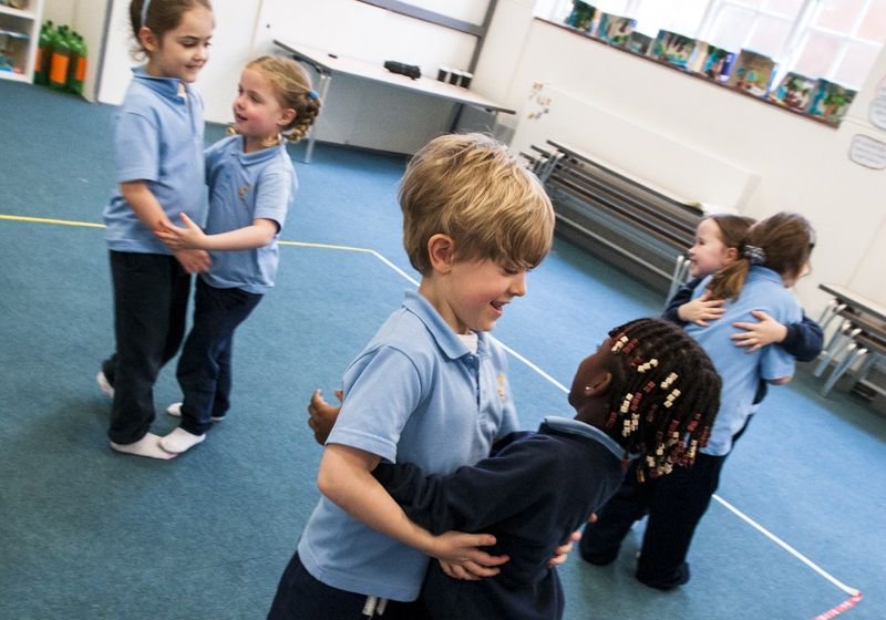 ➕🕺🏻➗ We love these pics of <a href="/Maths_Dance/">MATHS DANCE</a> - the Enterprise Nation member of the week who inspires a love of maths through movement and dance.

Read founder Panorea Baka's inspiring story at buff.ly/2NMkLkL #ENmember