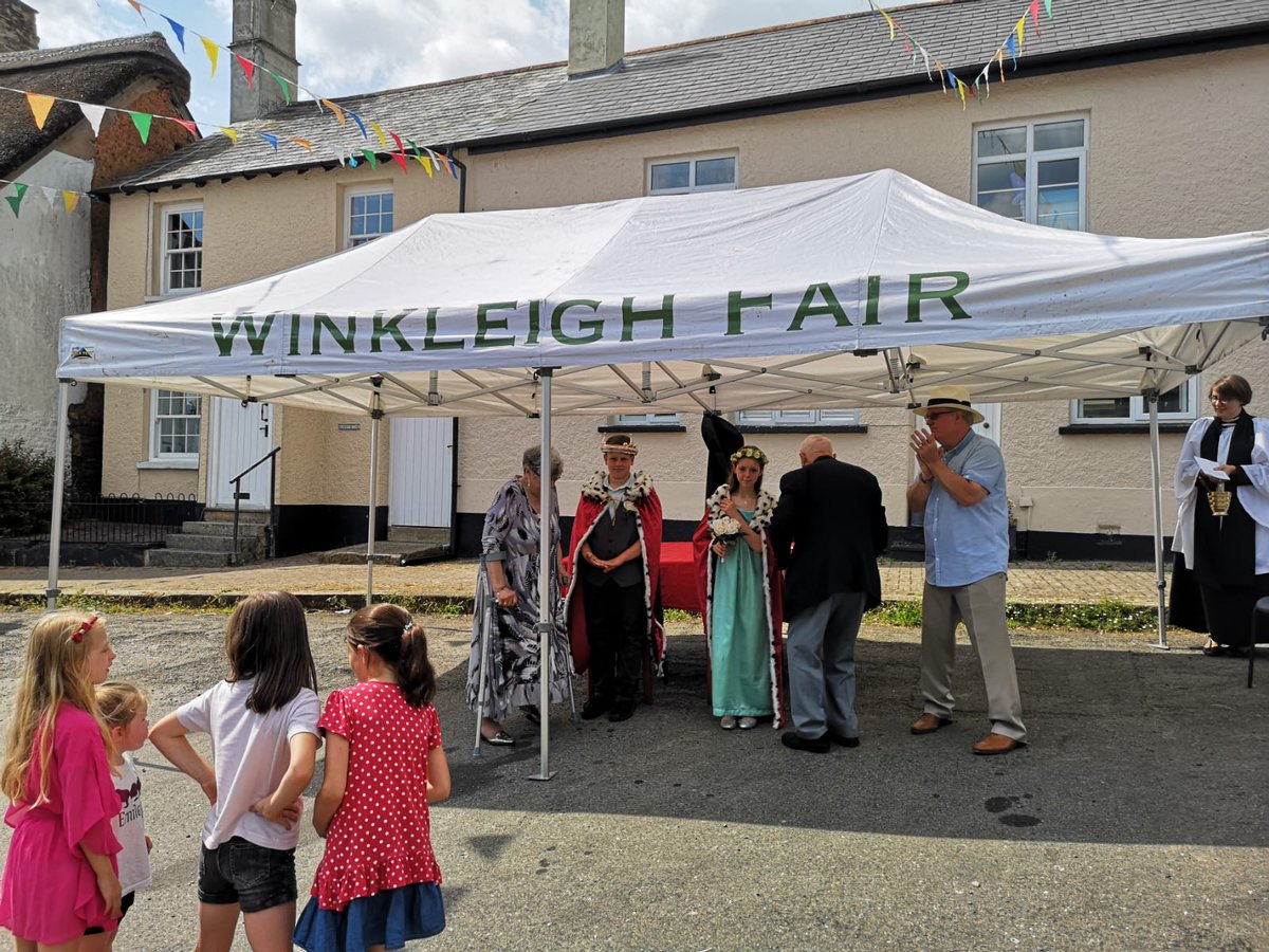 Crowning of the #winkleighfair king and queen