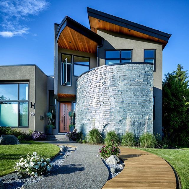 inertiacorp's tweet photo. Curves are naturally inviting. Choose your own path into our Wildwood house.
Photo by @captcampbell
⠀
#inertiaresidentialdesign #yyc #yycdesign #yycdesigns #yychomes #yycarchitecture #loversofarchitecture #housedesign #residentialdesign #mod… https://t.co/kfSFfjxsVt https://t.co/W7VG1yhpSw