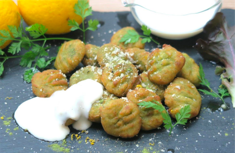 KuliKuliFoods's tweet photo. How about swapping french fries for these fried veggie fritters that mix moringa into the batter? We're all about them today for #NationalFrenchFriesDay 😋#inspiredbymoringa #GriffithInstitute #gourmentchef #moringarecipe https://t.co/l4INxZ4CNP