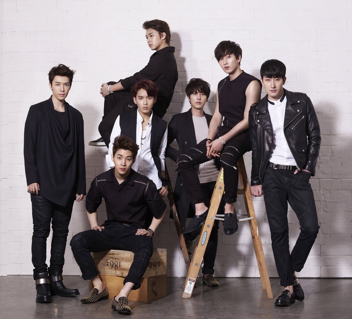 n4ncysy's tweet photo. Vamos a dar a SUPER JUNIOR el amor que se merece, nunca perdamos la esperanza de que vendrán días mejores y quien sabe al final nuesyros sueñis se hagan realidad.

Soy OT15, mi corazón es OT15

#5000DaysWithSuperJunior 🌸
#SuperJunior @SJofficial https://t.co/NbLWVC1aWJ
