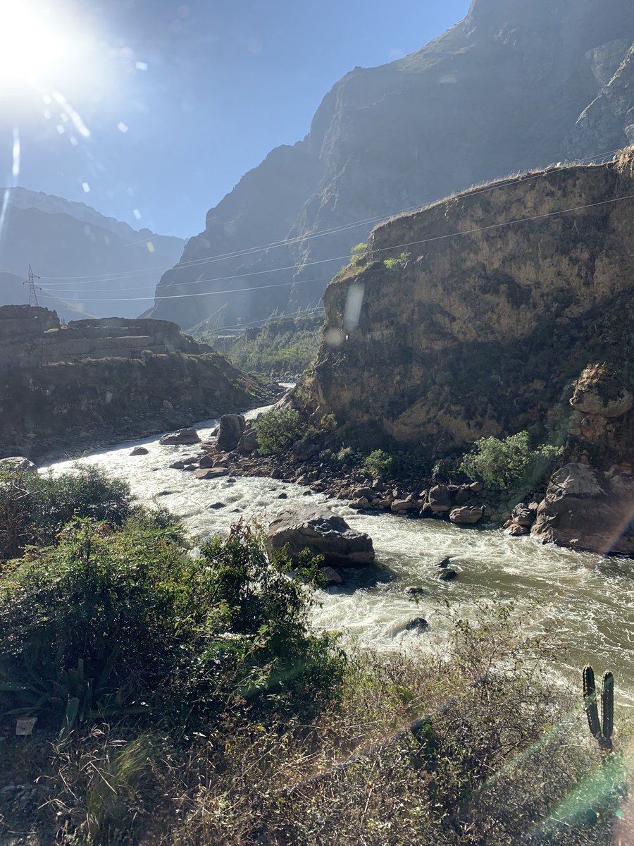 ShannonSeigle's tweet photo. Amazing views from our 360 Expedition train ride from Cusco, Peru to Aguas Calientes, Peru (at the base of Machu Picchu). π΅πͺ #FFTFellow #stemcrewdoesperu @mrSTEMcredible @STEMcha @pefchattanooga @FundforTeachers https://t.co/1wtQfbMciR