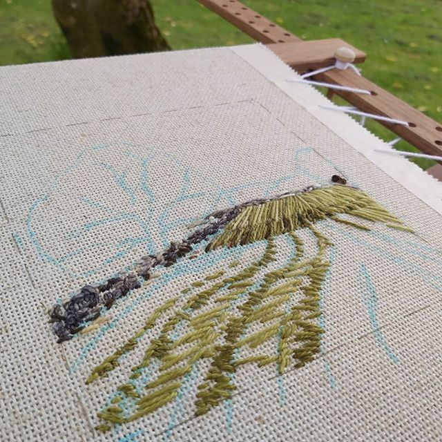 cognissart's tweet photo. Cracking on with Hay Wrap in the garden today. I must remember not to get too carried away though, as it does need to still be a #wip next weekend at the #greatdomeartanddesignfair !
#gdaf #gdaf2019 #greatdomeartfair #greatdomeartfair2019 #artdemo #artex… https://t.co/nWfh5w5vo6 https://t.co/5GvLoYDWkU