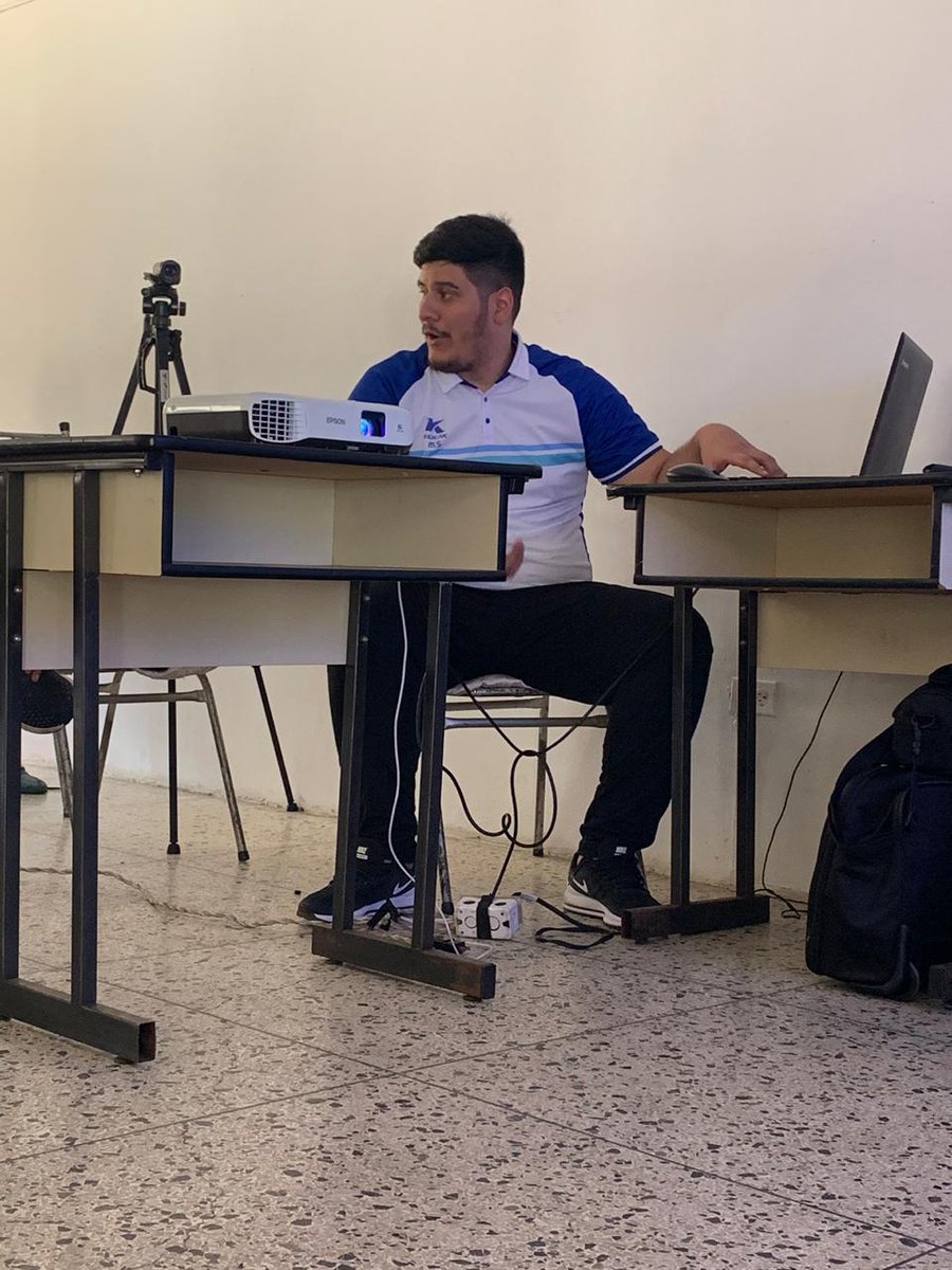 masfutsalweb's tweet photo. #FutsalModerno El Profe @MauriciosuareDt en sesión 📽️📹⚽ técnica / táctica
¡Bellas las T-shirt @kiukak! 😁
@gustavomunana @Guille263 @CandelasJr @futsal1958 @FutsalFichajes @pasionfutsal @adostoquesfut @adri_martino @IlichS13 @MairaDelgado @soyfutsal @thainalaroche @david5985 https://t.co/opiQJSZxg1