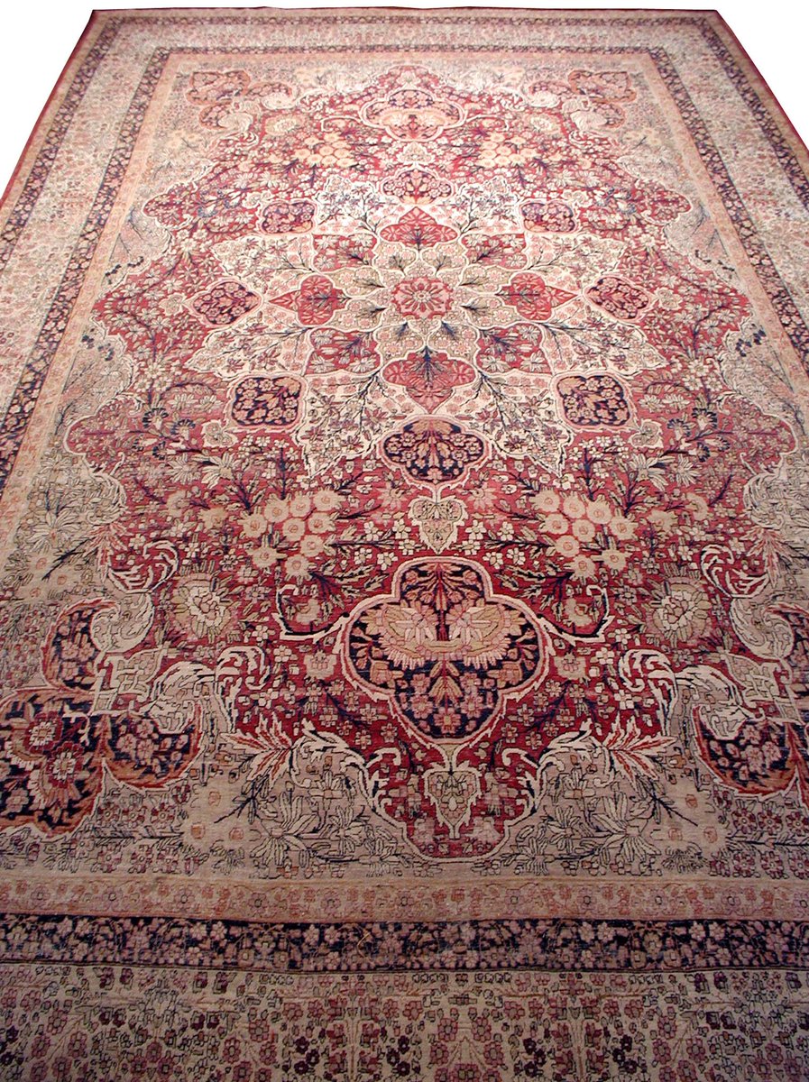 CampbellHouseTO's tweet photo. This ornate Lavar Kerman carpet hails from Southeast Persia circa 1900, and decorates the floor in the Campbell's Dining Room. Note the details and colours in the floral and foliate bursts. #MuseumMonday #CampbellHouseCollection #PersianRug #HistoricHouse #HistoricHouseDecor https://t.co/5ggg5L1rUh