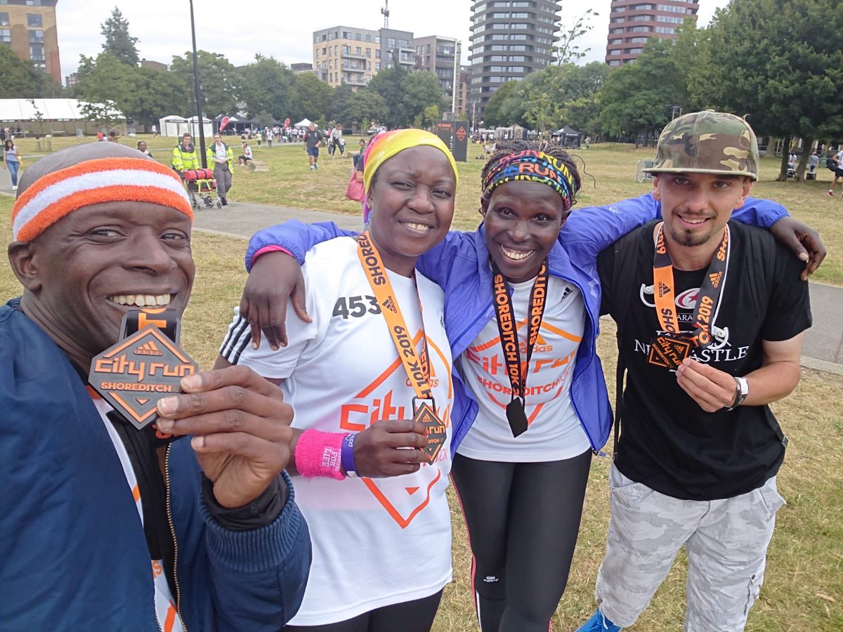 hiderman101's tweet photo. Quality morning running Shoreditch 10k @cityrunsLDN and great to see and catch up with @burgessparkrun regulars at the finish line 🏁 flexing 💪 medals 🥇 at the end @parkrunUK @parkrun #CityRunsLDN #Shoreditch10K #RunLDN #AdidasCityRun #RunShoreditch #FeelTheBoost #RecodeRunning https://t.co/3F9bWczItI