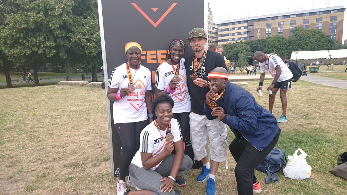 hiderman101's tweet photo. Quality morning running Shoreditch 10k @cityrunsLDN and great to see and catch up with @burgessparkrun regulars at the finish line 🏁 flexing 💪 medals 🥇 at the end @parkrunUK @parkrun #CityRunsLDN #Shoreditch10K #RunLDN #AdidasCityRun #RunShoreditch #FeelTheBoost #RecodeRunning https://t.co/3F9bWczItI
