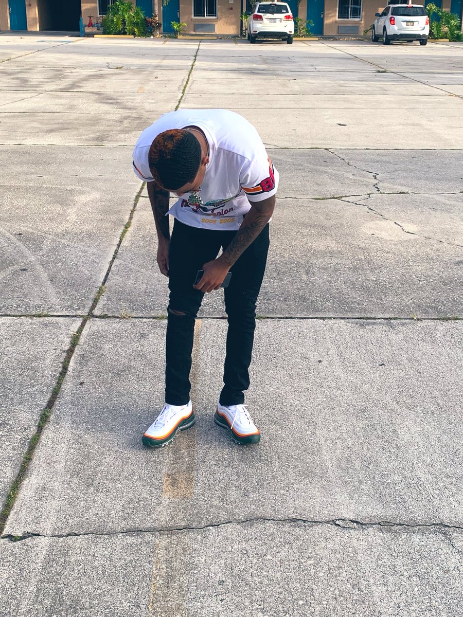 Slaughter_Eraa's tweet photo. #SJWB™️ https://t.co/eSFLxWiEII