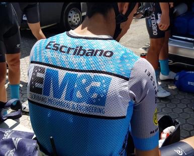 🎁🎁SORTEO🎁🎁:
-¿QUIERES VIVIR UN DÍA DE CICLISMO FORMANDO PARTE DEL STAFF DEL EQUIPO <a href="/EscribanoTeam/">Escribano Sports Team</a> en la próx. VUELTA ÁVILA Y GANAR UNA EQUIPACIÓN COMO LA DE NUESTROS CORREDORES? Es muy sencillo:
1️⃣Hazte seguidor de <a href="/EscribanoTeam/">Escribano Sports Team</a> 
2️⃣Pulsa ❤️
3️⃣Haz retweet de esta publicación