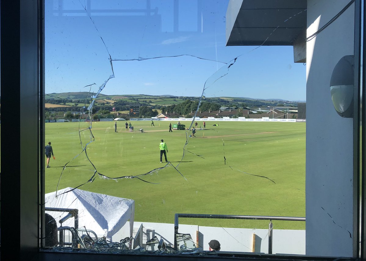 Oops! The result of <a href="/GarethDelany/">Gareth Delany</a>’s big six! 🤭