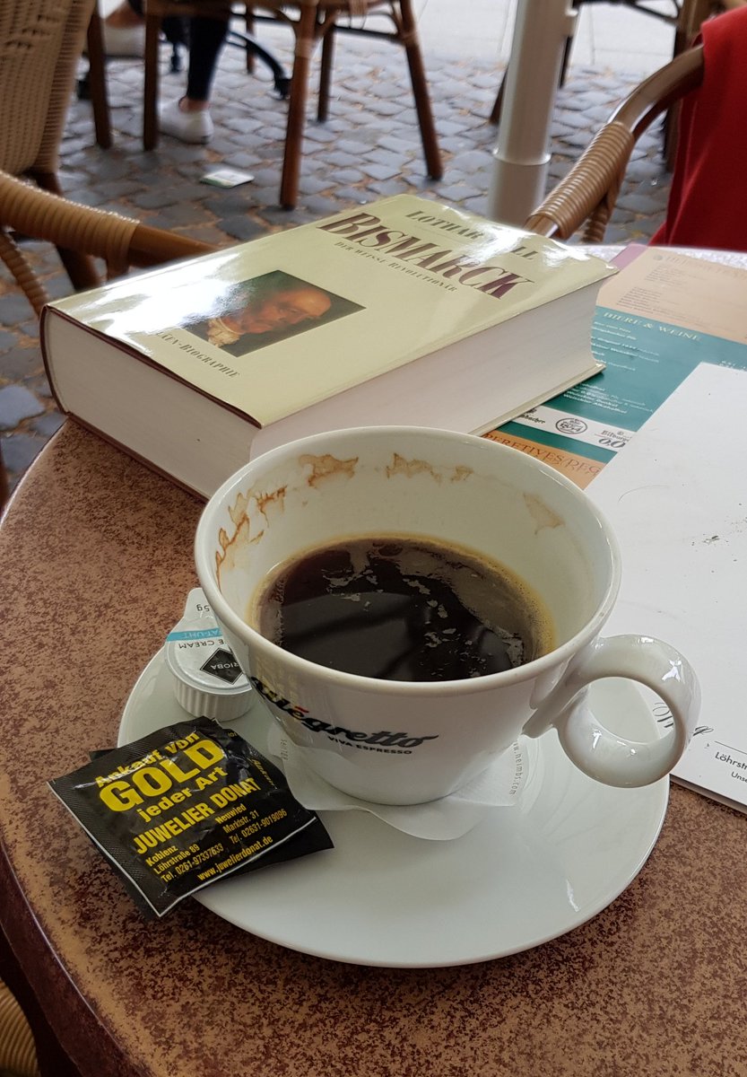 tjarosch66's tweet photo. Kaffe- und Lesepause in Koblenz, meiner grossen alten Liebe.... https://t.co/k58CWOoKqa