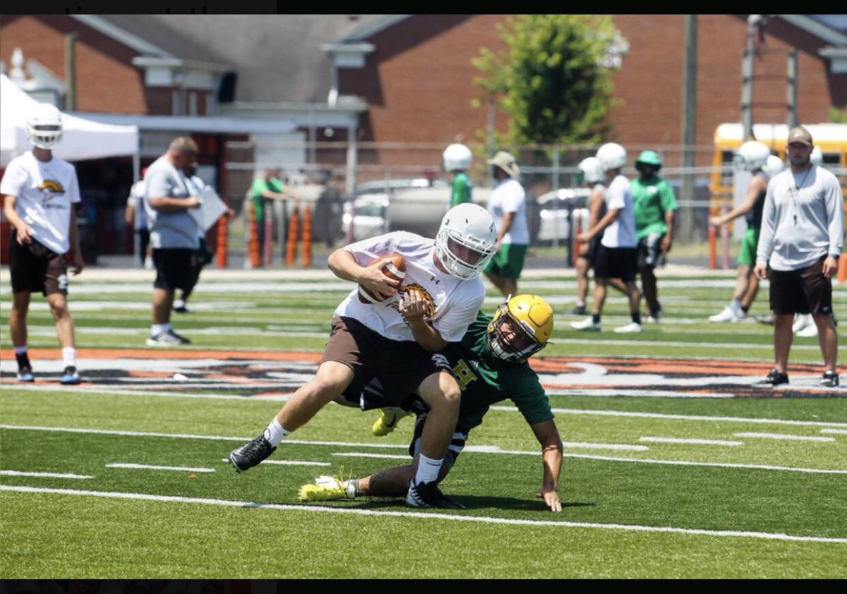 CoachTylerEvans's tweet photo. Huge thanks to @FootballIronton for hosting a great 7on7 yesterday! An excellent chance to compete and improve. https://t.co/xPEKbQ6Lag