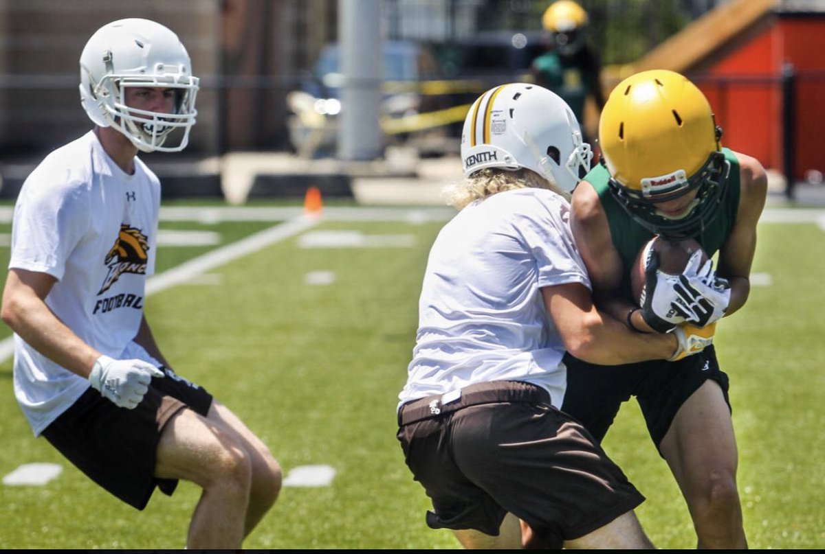CoachTylerEvans's tweet photo. Huge thanks to @FootballIronton for hosting a great 7on7 yesterday! An excellent chance to compete and improve. https://t.co/xPEKbQ6Lag