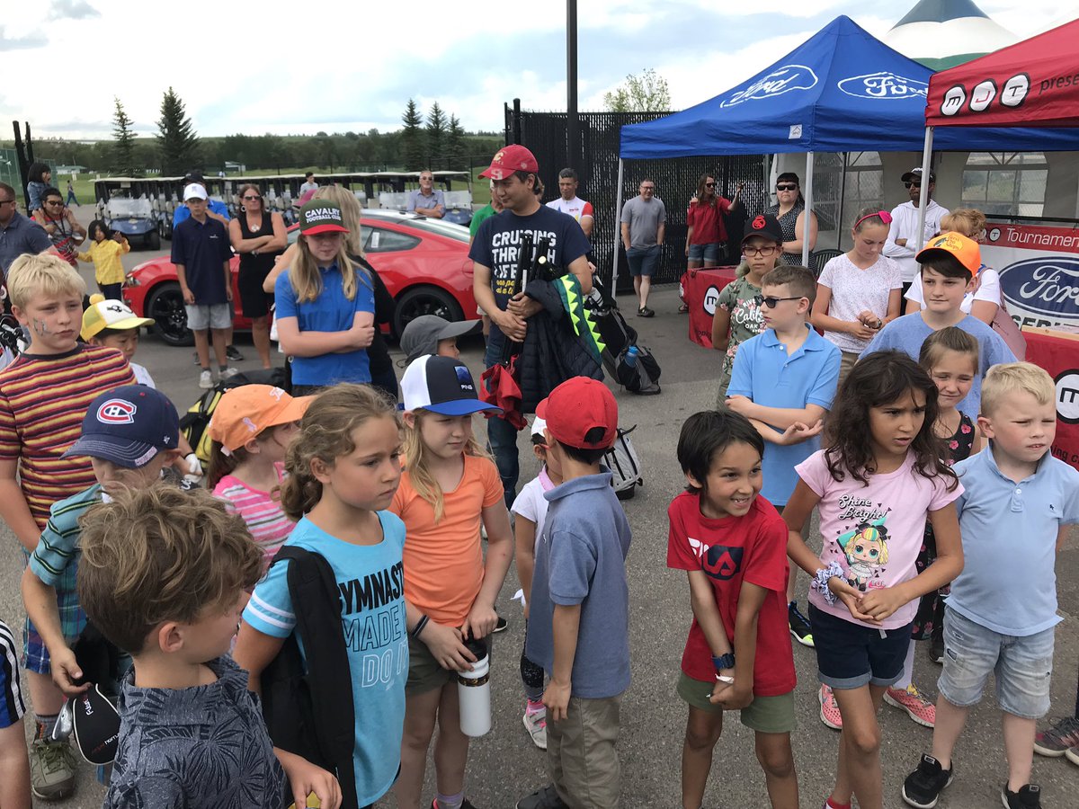 WoodridgeFord's tweet photo. The rain is break and the @FordCanada Go Gold Clinic is underway with @maplejt at the beautiful McKenzie Golf Course!
#mjtminitour #respectthegame #calgarygolf #juniorgolf #girlsgolf #gameready #yyc #yycnow #calgary #ford #fordcanada https://t.co/MqrNMPpwD7