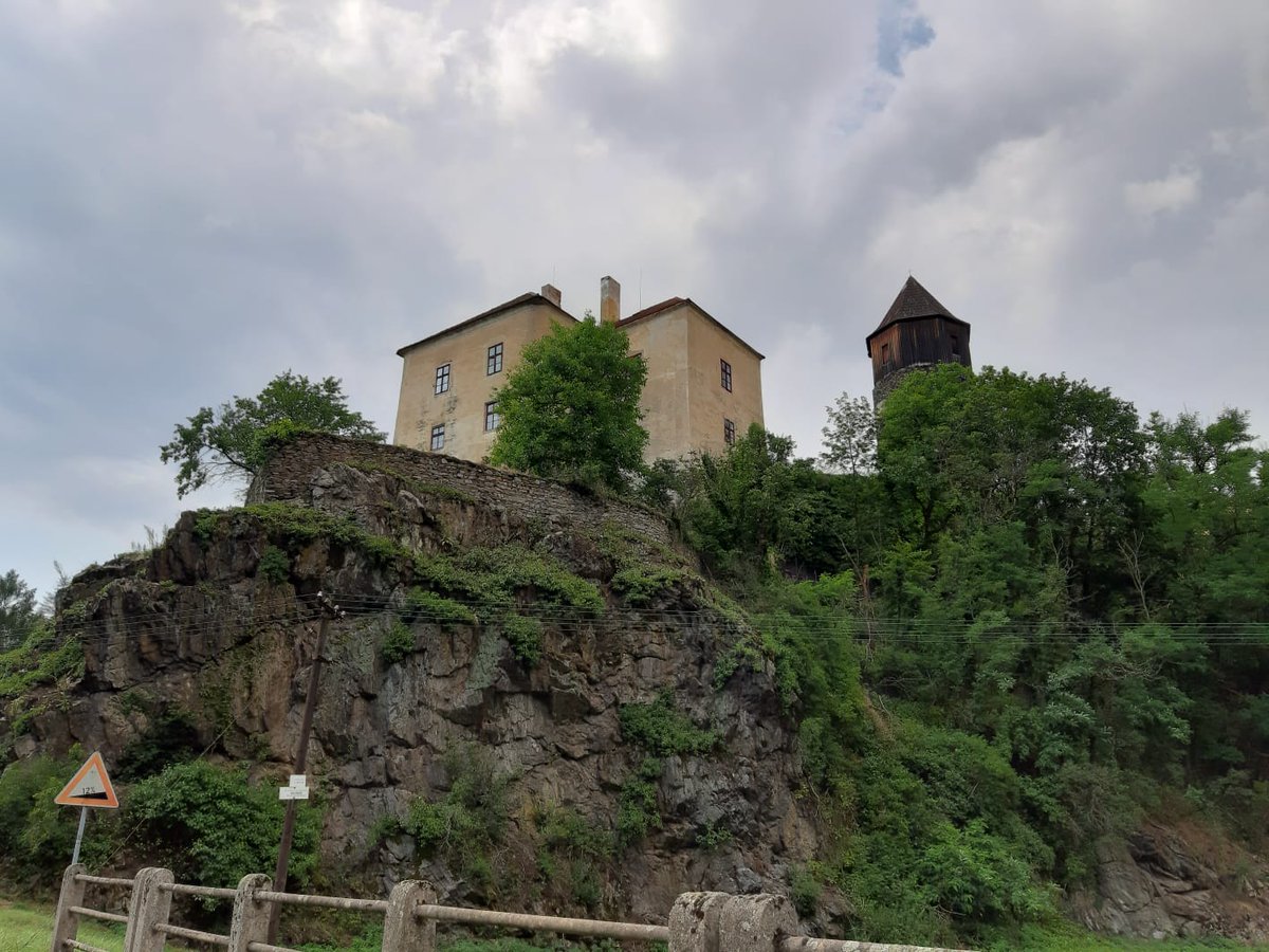 Francys55555's tweet image. Here I am again in Rataje! I really hope we can go once a year as I'm doing now 🤣🤣🤣 @ASexyBiscuit @WarhorseStudios